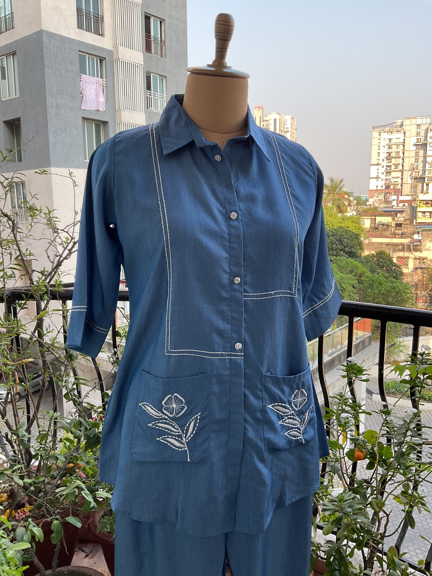 DENIM LINE EMBROIDERY SHIRT