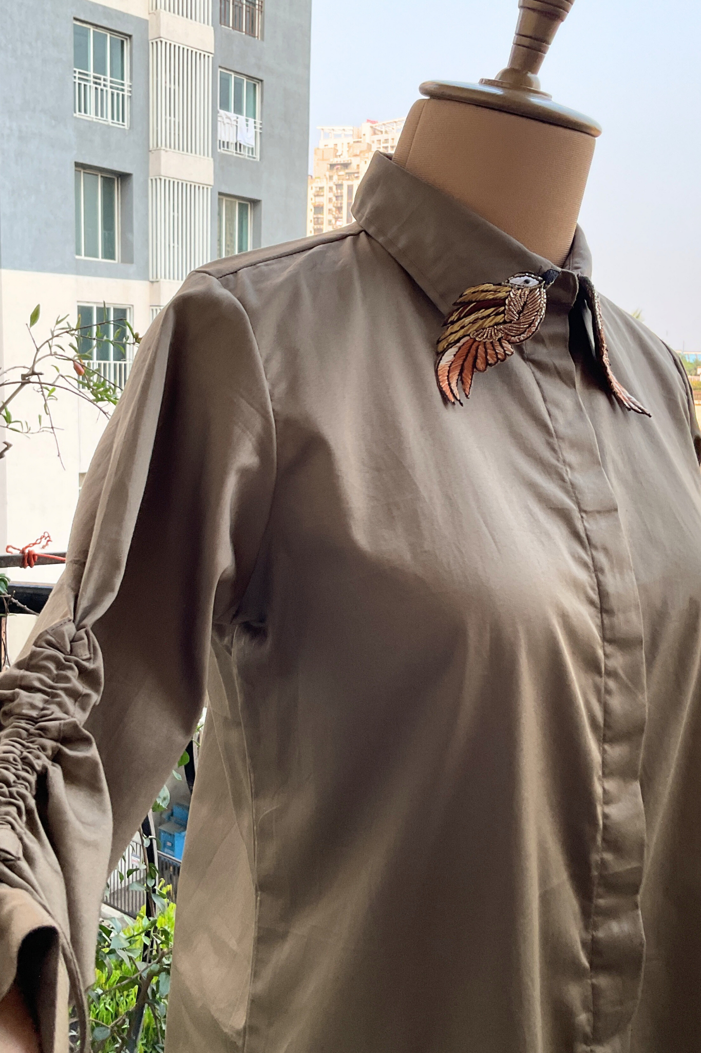BIRD COLLAR EMBROIDERY OLIVE SHIRT
