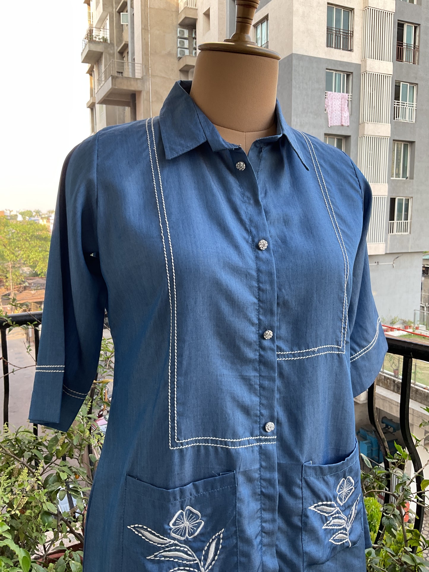 DENIM LINE EMBROIDERY SHIRT