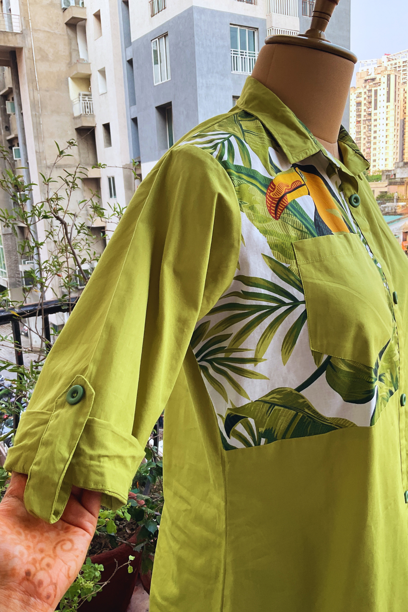 GREEN TOUCAN PRINT BOXY SHIRT