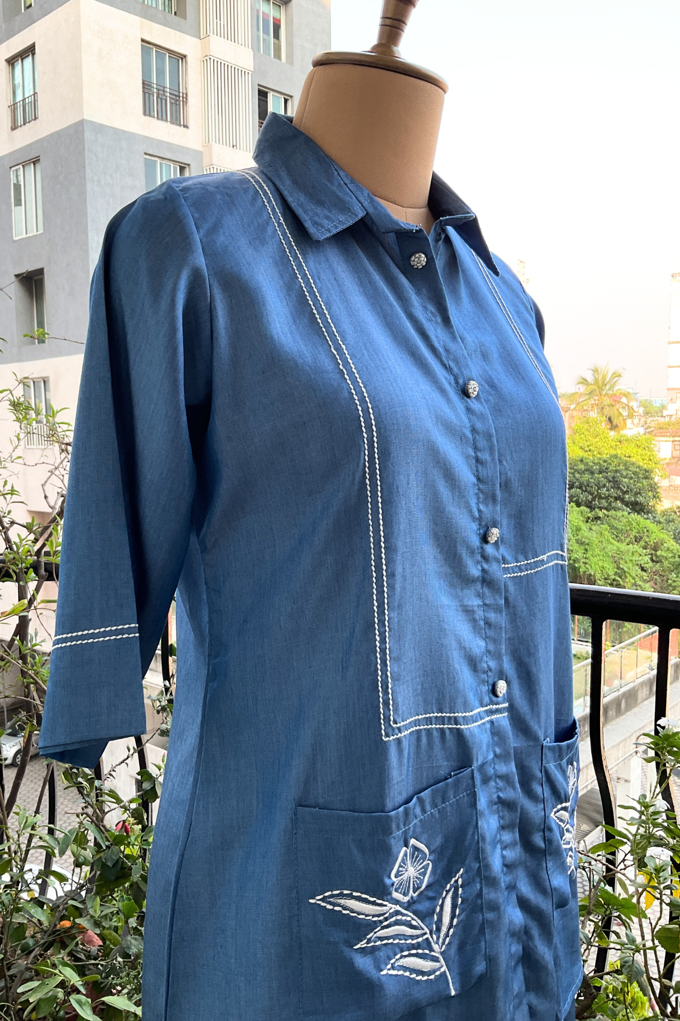 DENIM LINE EMBROIDERY SHIRT