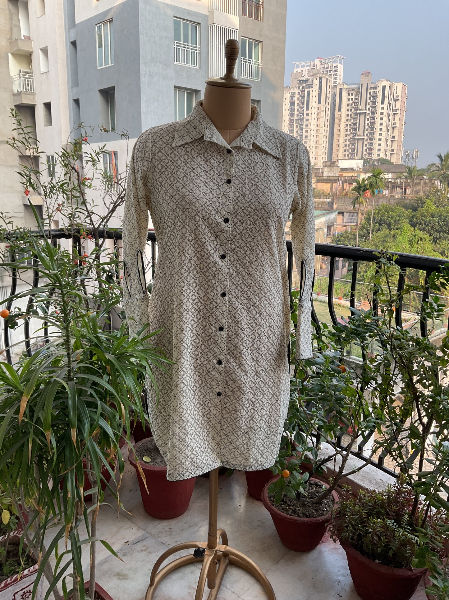 CUTWORK SLEEVES LONG SHIRT