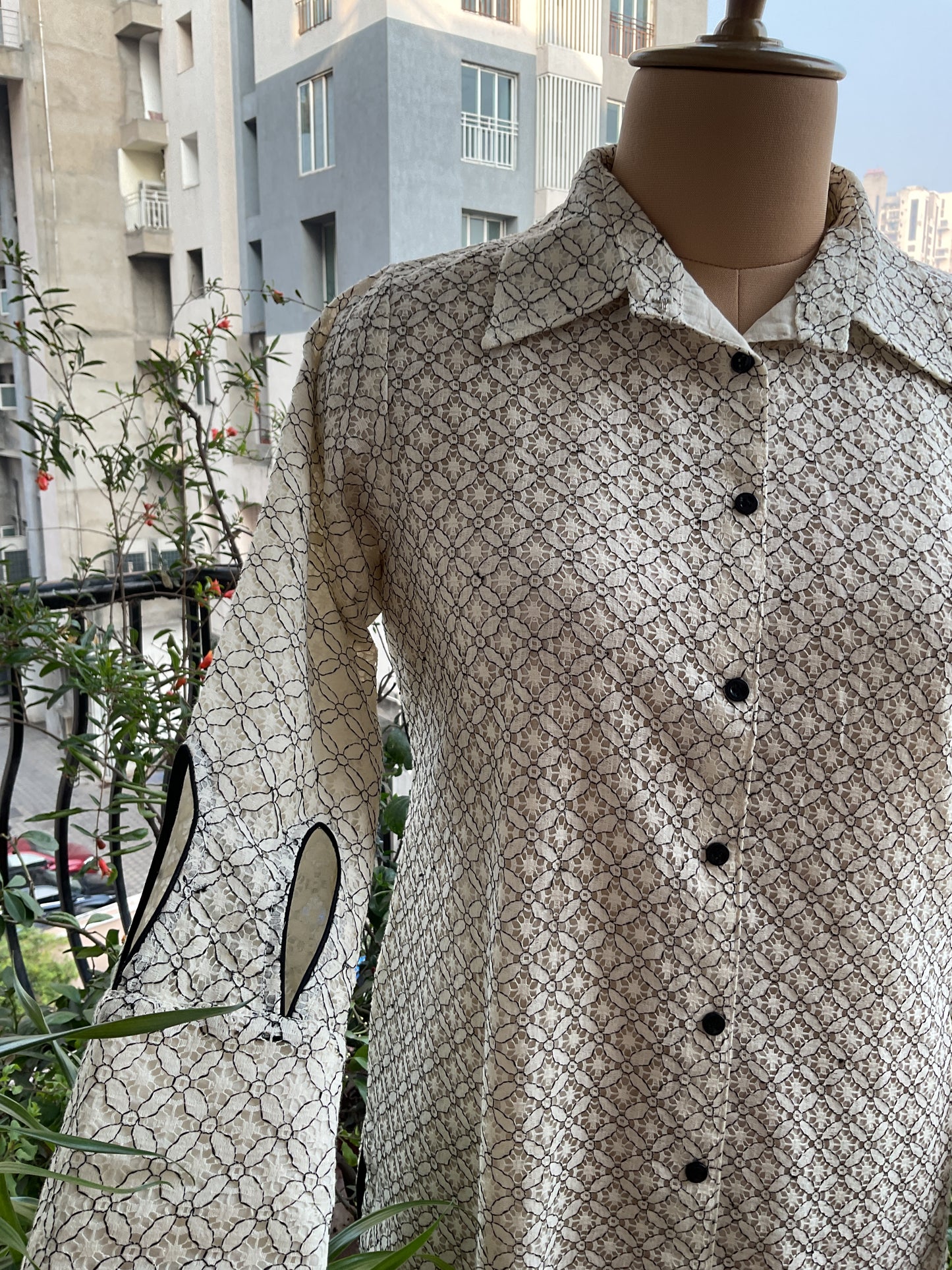 CUTWORK SLEEVES LONG SHIRT
