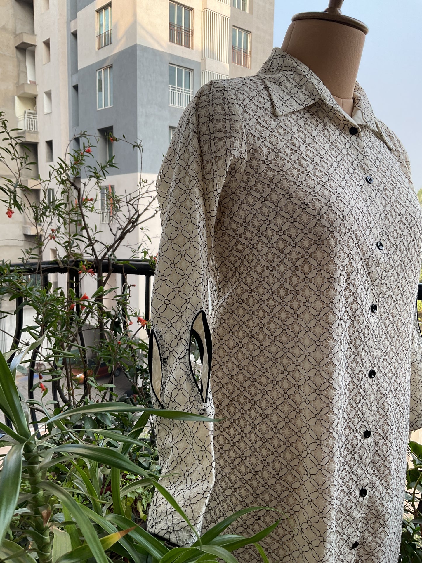 CUTWORK SLEEVES LONG SHIRT