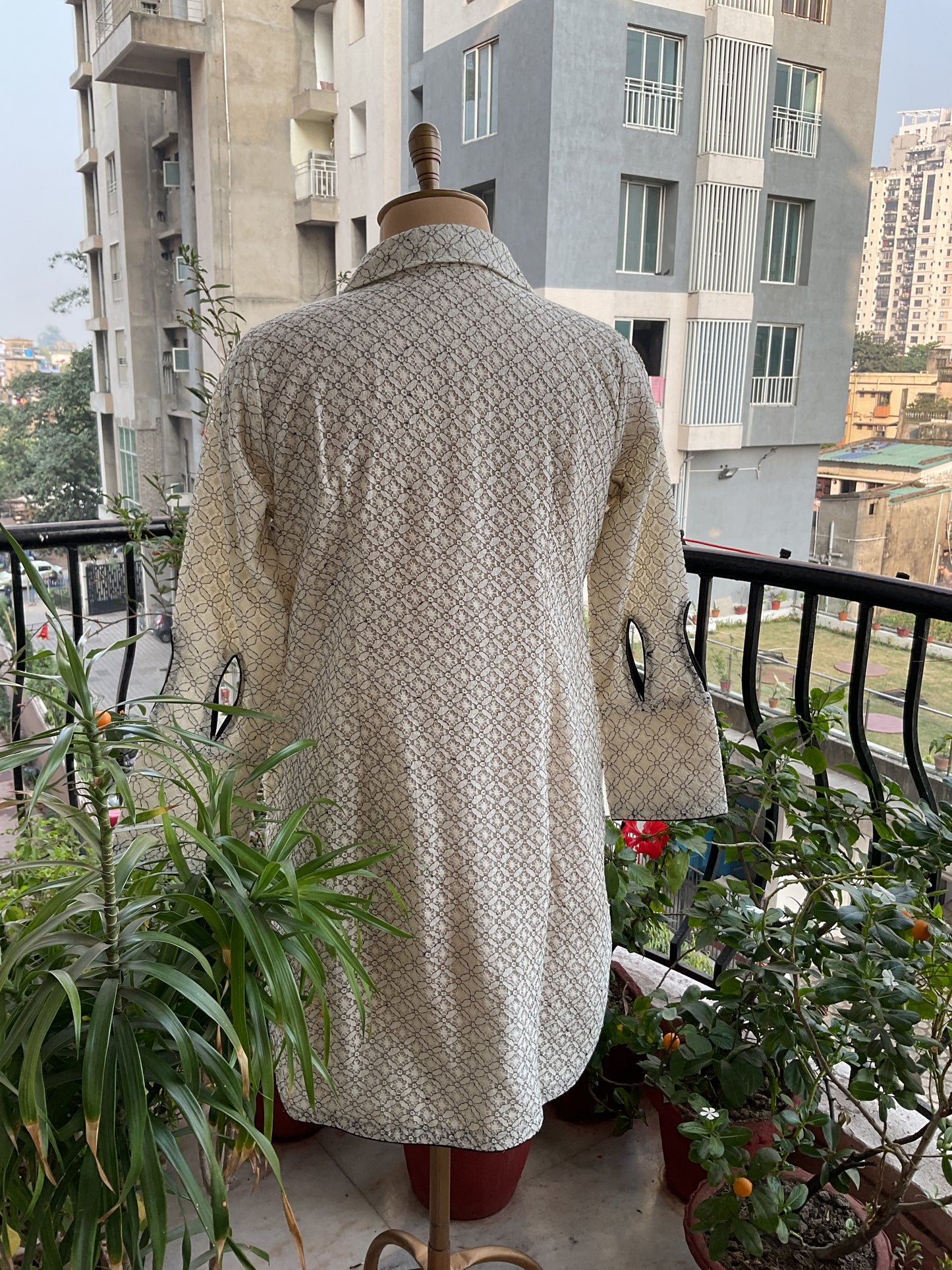 CUTWORK SLEEVES LONG SHIRT