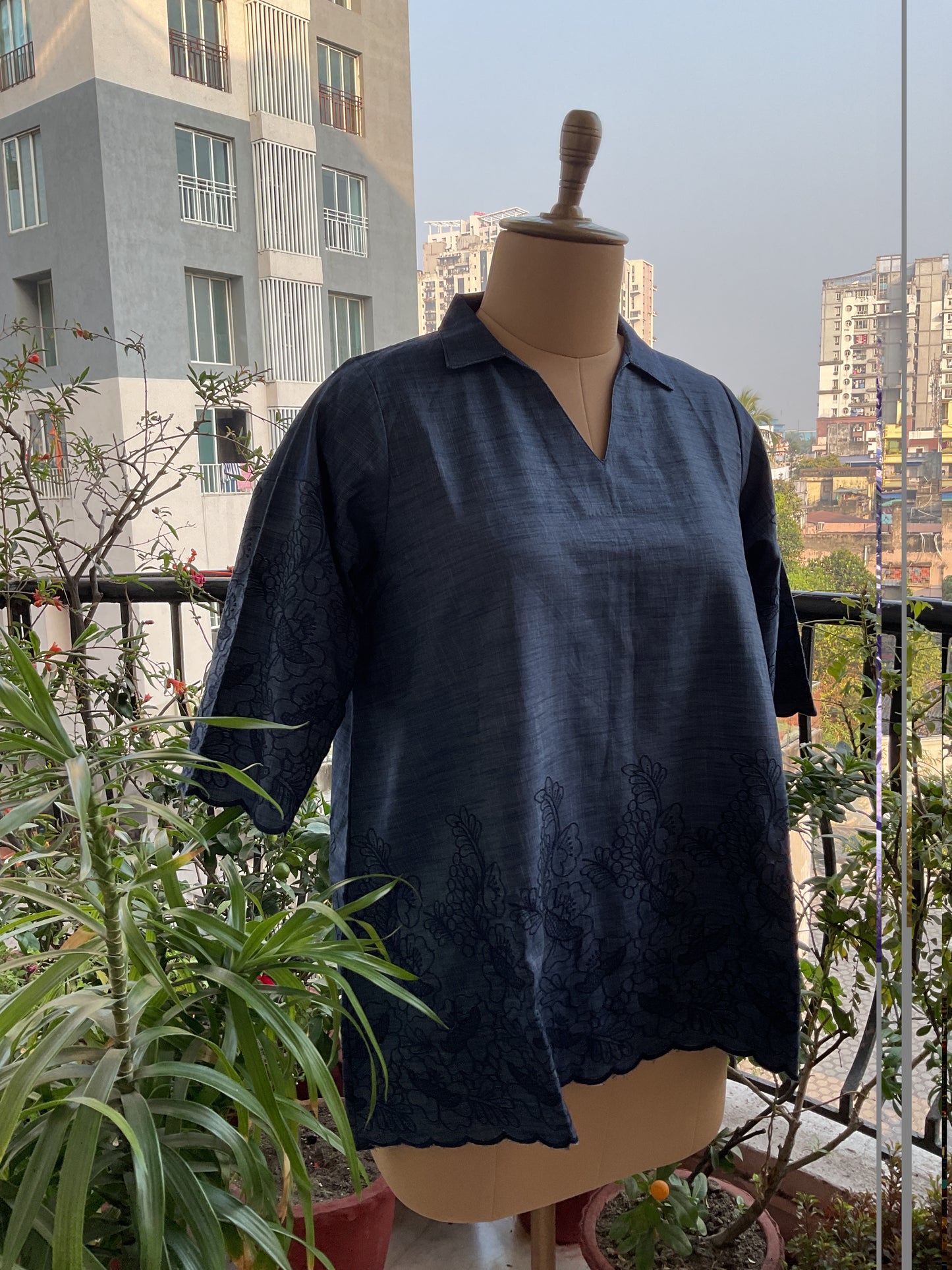 OVERSIZED DENIM EMBROIDERED SHIRT