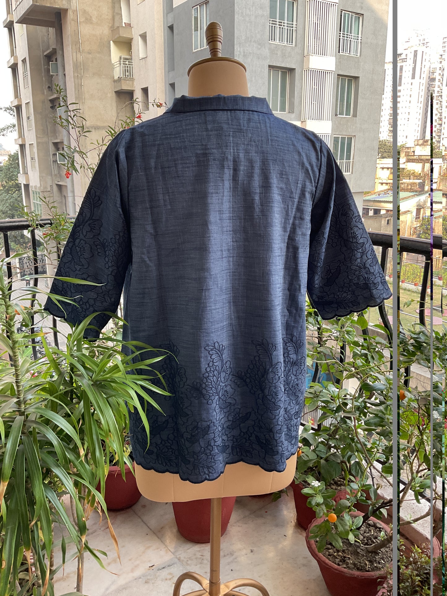 OVERSIZED DENIM EMBROIDERED SHIRT