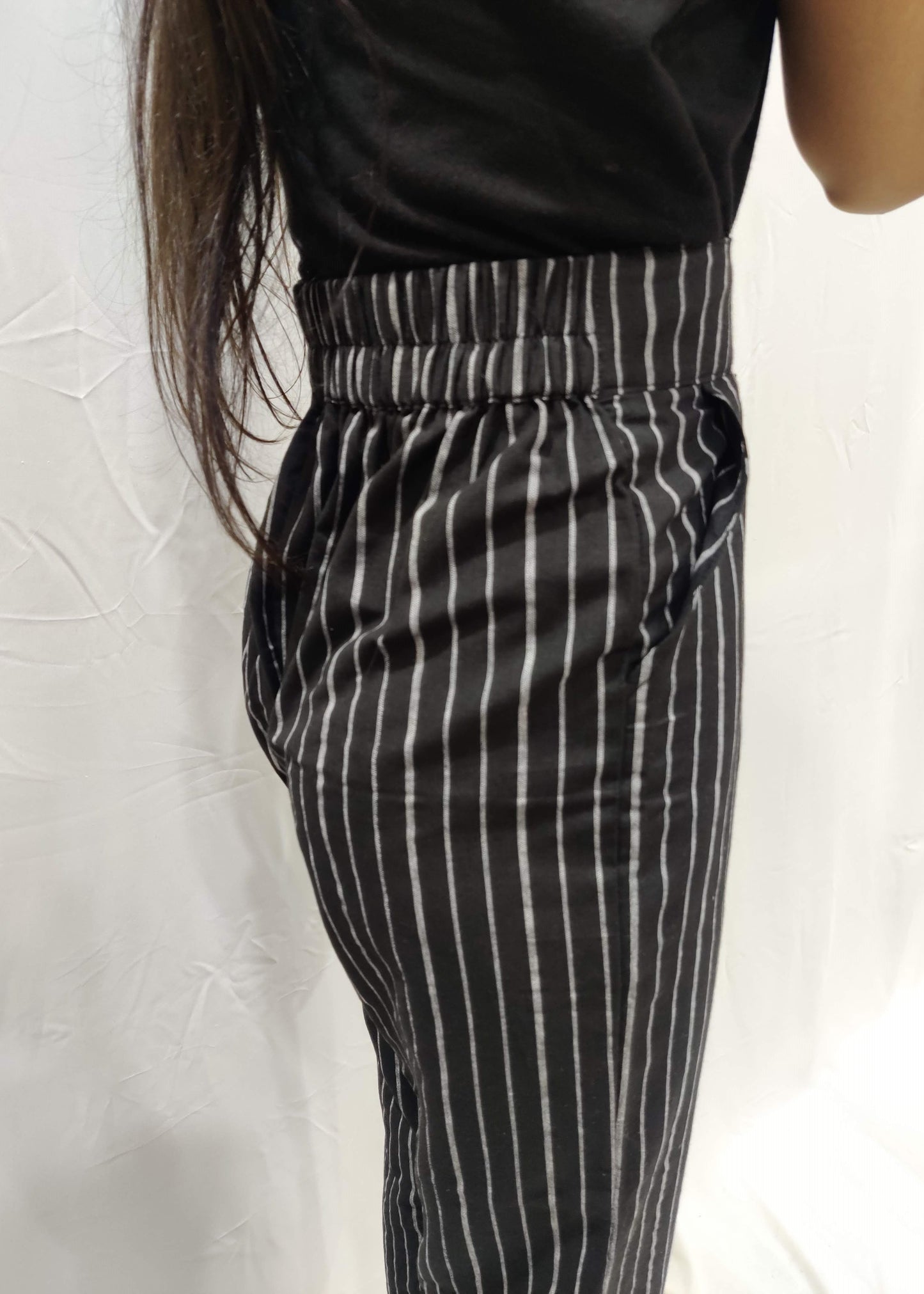 BLACK STRIPES STRAIGHT FIT CROPPED TROUSER