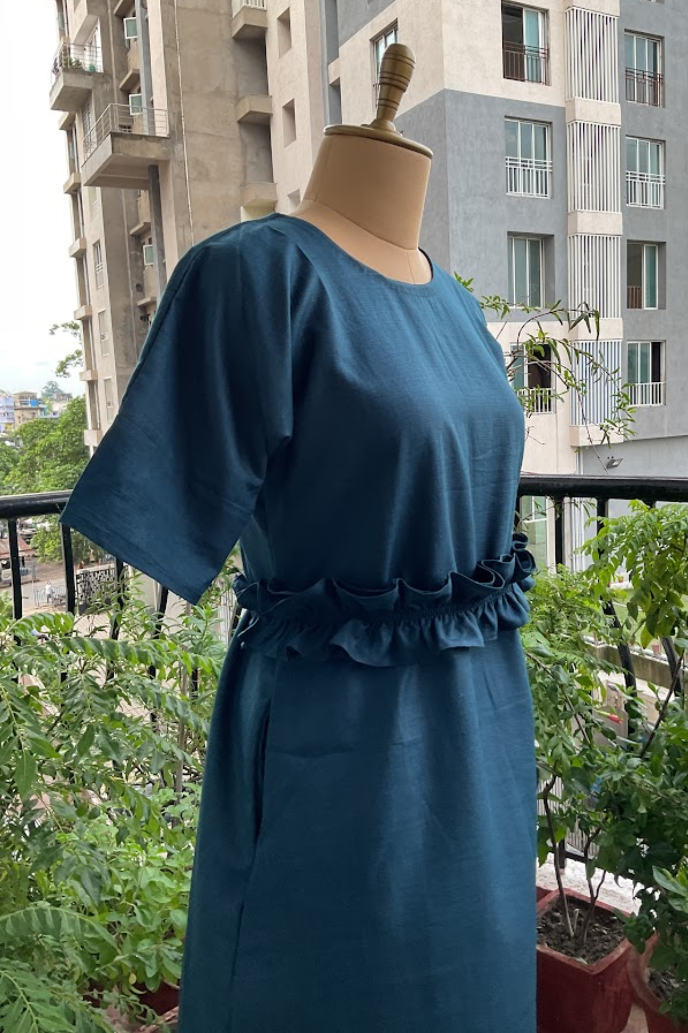 ROYAL BLUE RUFFLE WAIST-TIE DRESS