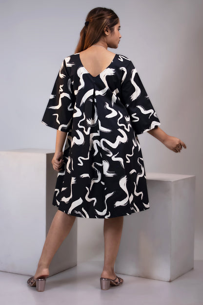 BLACK BRUSH STROKES BOX PLEAT DRESS