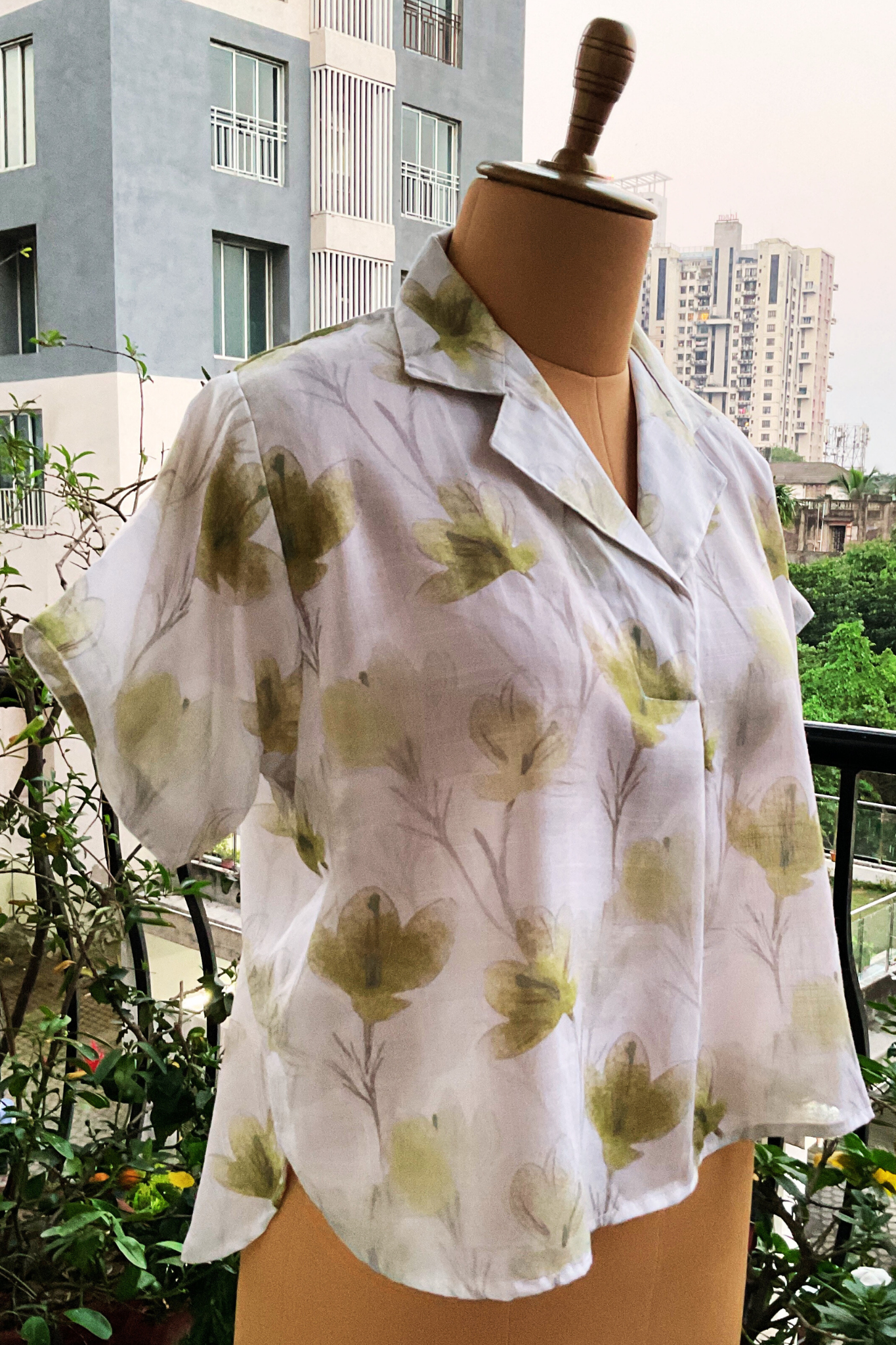 WHITE HIGH-LOW OVERSIZED ZERO WASTE SHIRT