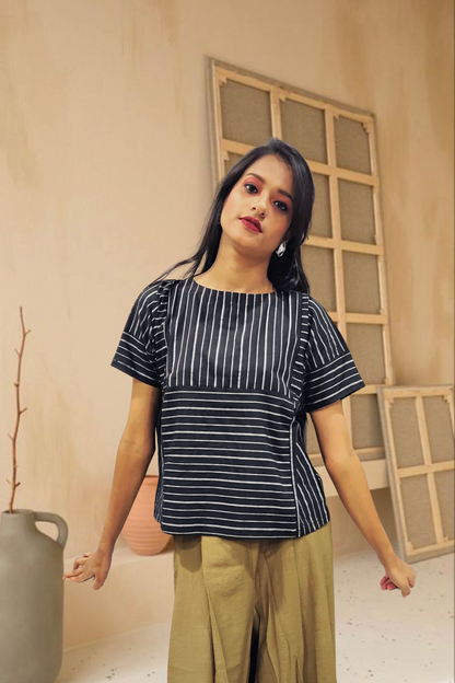 BLACK STRIPES BOXY TOP