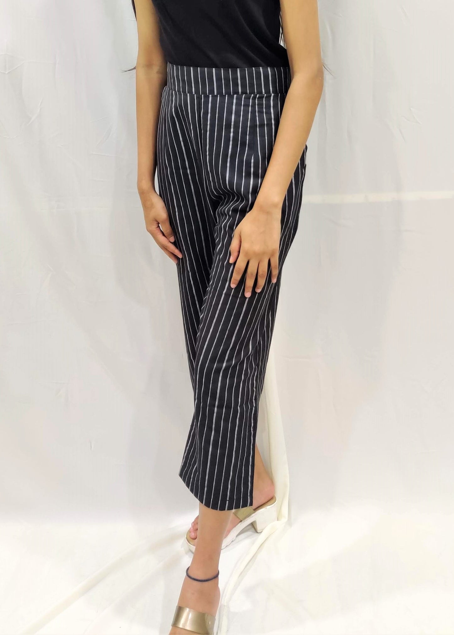 BLACK STRIPES STRAIGHT FIT CROPPED TROUSER