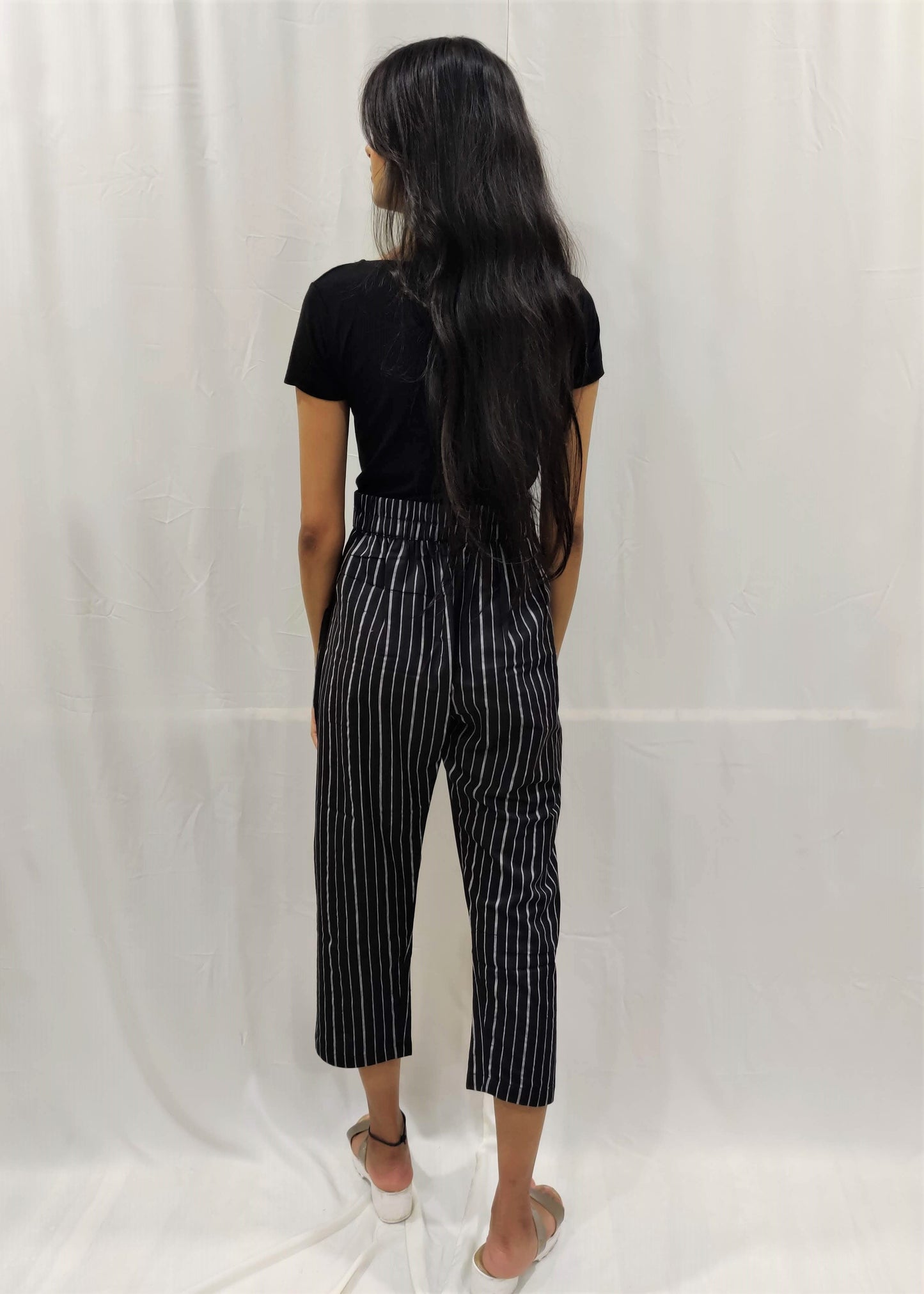 BLACK STRIPES STRAIGHT FIT CROPPED TROUSER