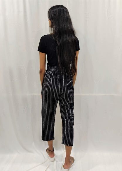 BLACK STRIPES STRAIGHT FIT CROPPED TROUSER
