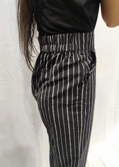 BLACK STRIPES STRAIGHT FIT CROPPED TROUSER